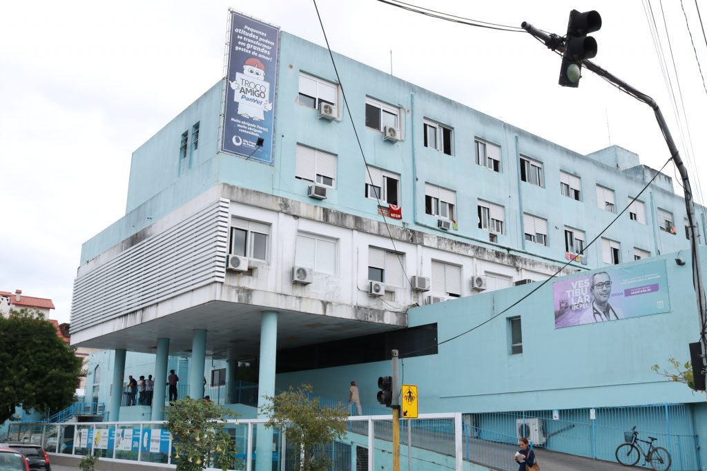 Estrutura da UCPel - fachada Hospital Universitário São Francisco de Paula