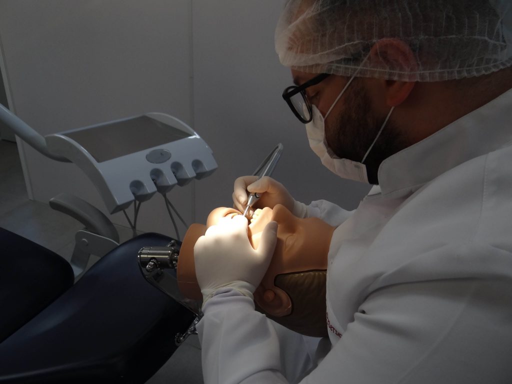 Matérias de Odontologia e a prática