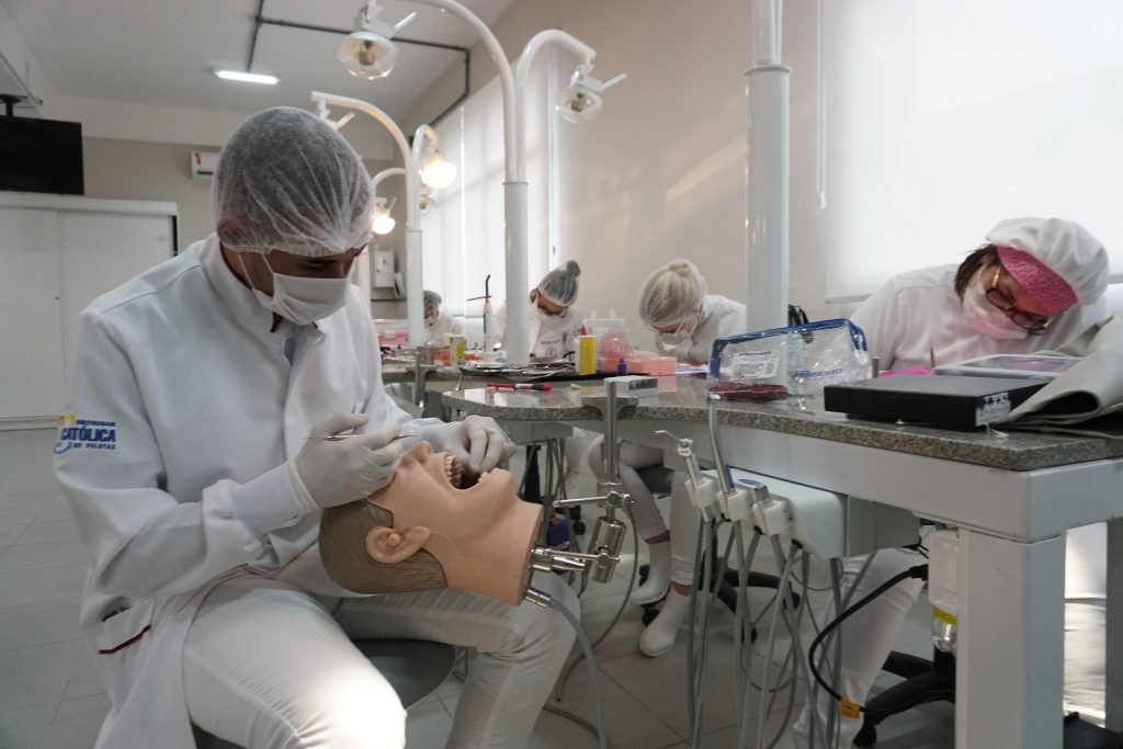 órgãos que regulam a Odontologia no Brasil, ABO, CFO e CRO: entenda os órgãos que regulam a Odontologia no Brasil