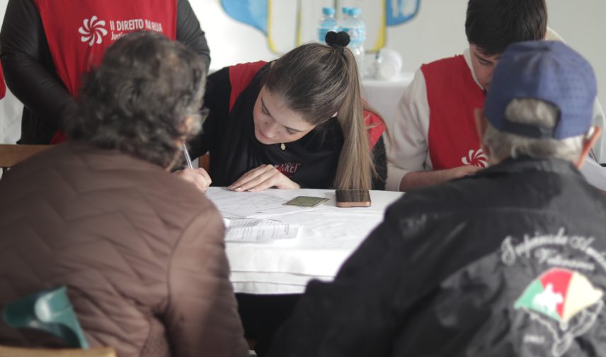 alunos Direito prestam assistência jurídica gratuita