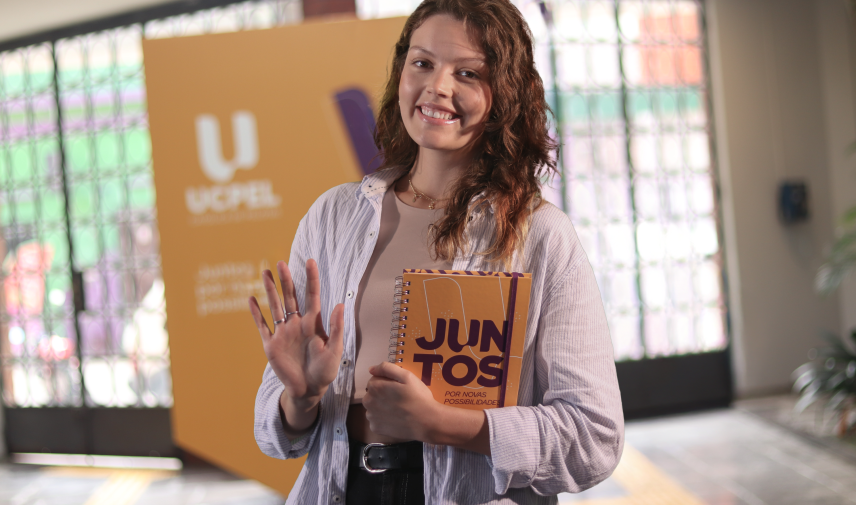 O novo curso de Nutrição da UCPel une teoria e prática desde o início da formação, com aulas em laboratórios modernos e integração com outros cursos da área da saúde. A graduação prepara profissionais para atuar em diferentes campos da nutrição, com foco na promoção da saúde, qualidade de vida e alimentação equilibrada.