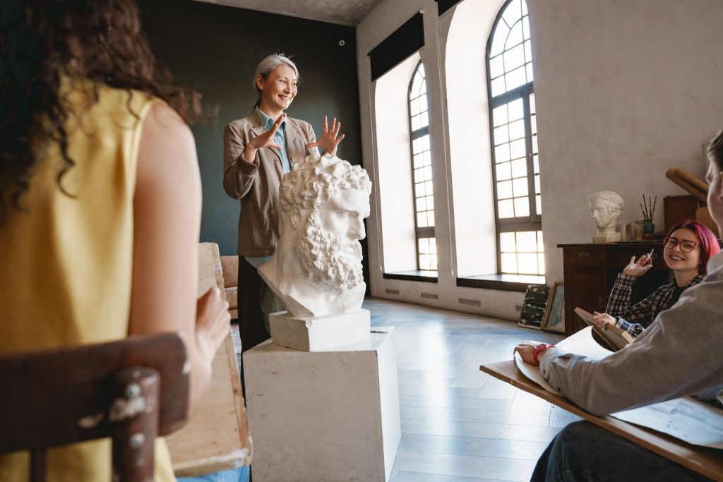 , Pedagogia Além da Sala de Aula: Transformando a Educação em Todos os Espaços