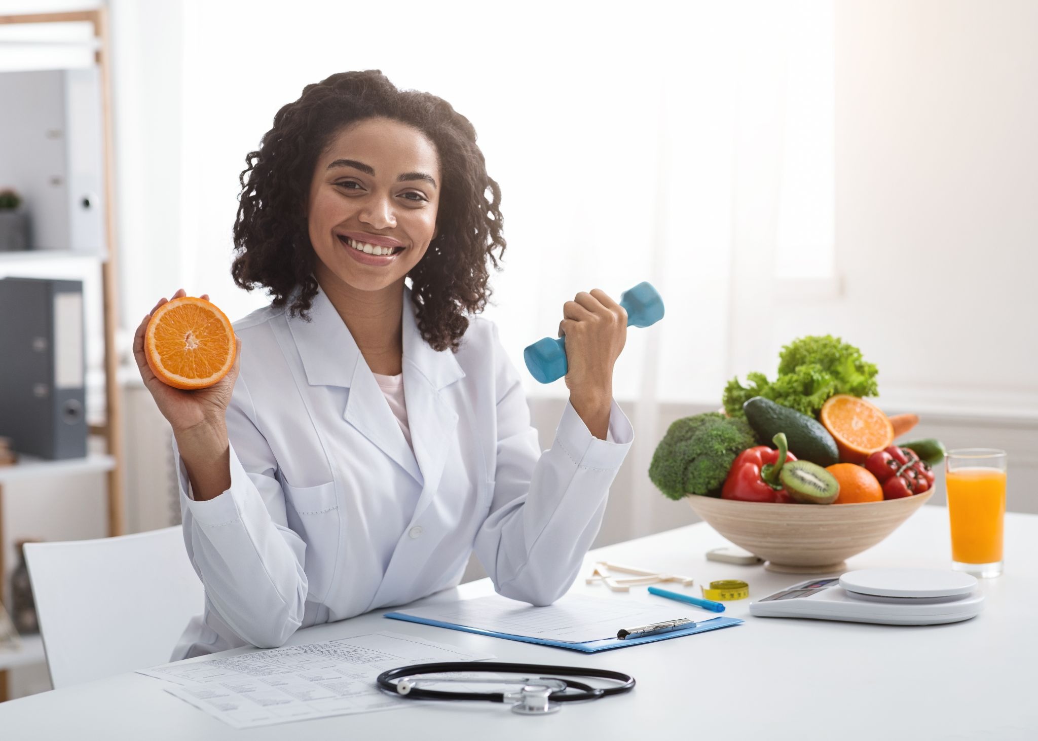 Áreas de atuação em Nutrição: onde o nutricionista pode trabalhar além ...
