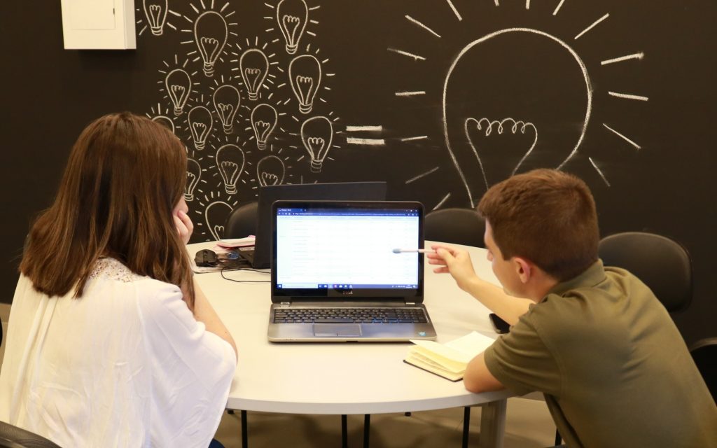 , P&oacute;s-gradua&ccedil;&atilde;o em Gest&atilde;o: como se destacar no mercado e avan&ccedil;ar na carreira com a UCPel